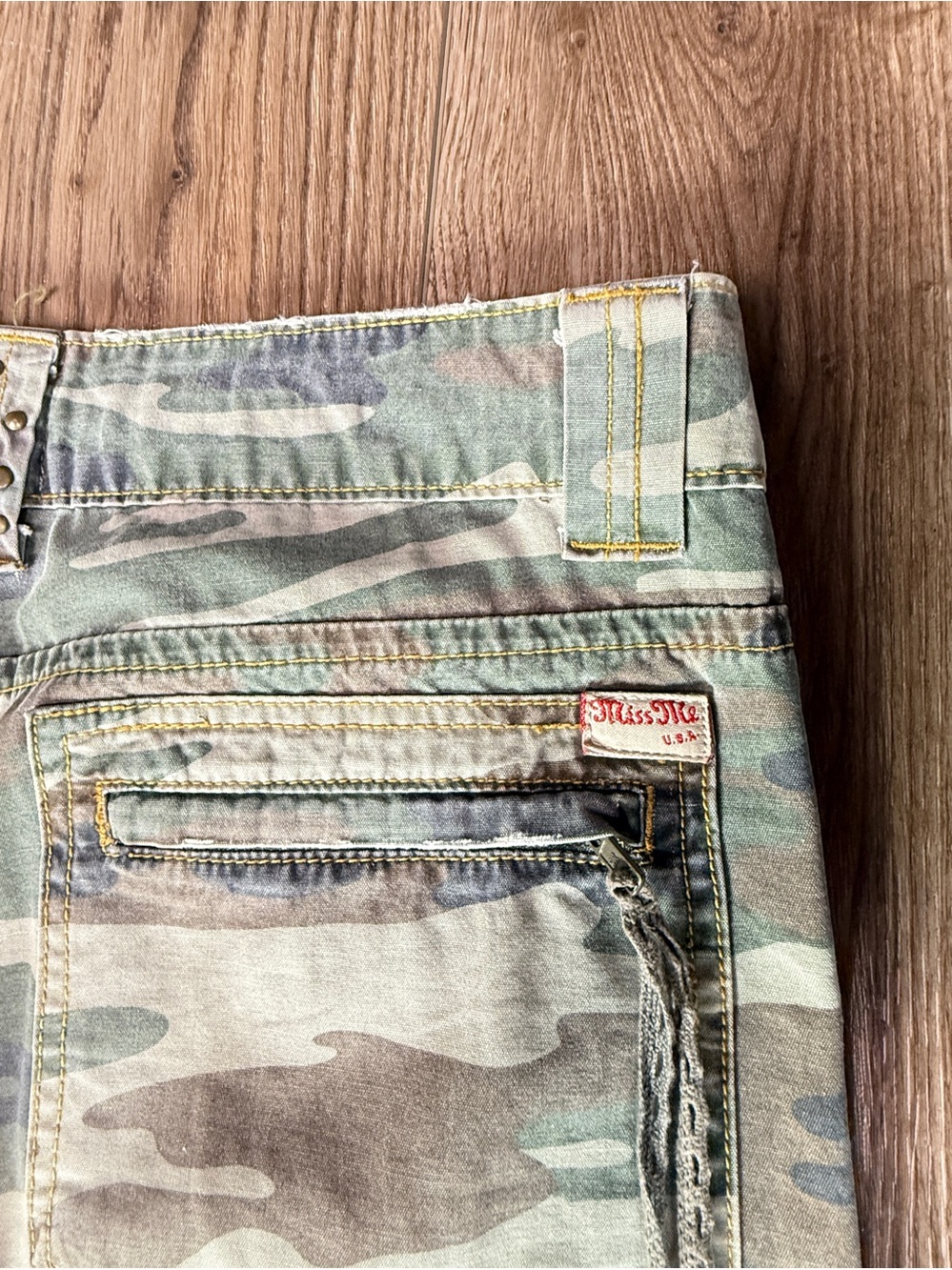 Miss Me Embellished Camo Cargo Capri Pants Rhinestone Studded Size Medium - Picture 5 of 11